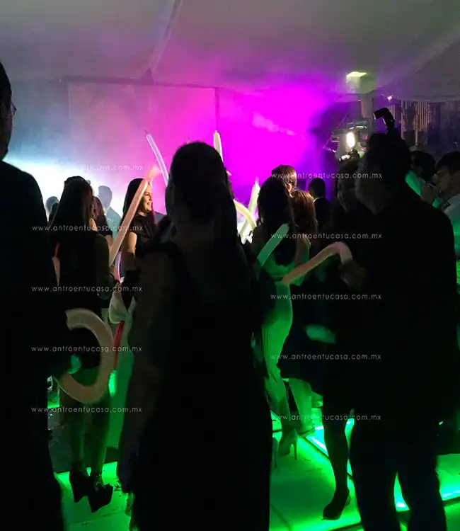 dee jay fiesta 150 personas