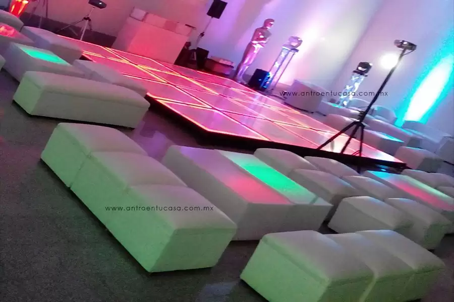 Fiesta con sillon puff